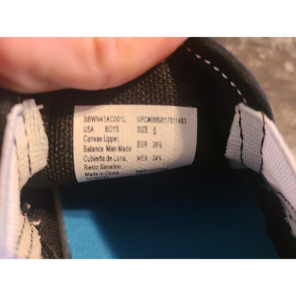 Wonder nation size 6 boys black slip on canvas style shoes - Picture 7 of 7